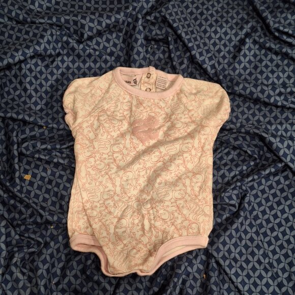 rocawear onesie 6-9 months - Picture 1 of 10